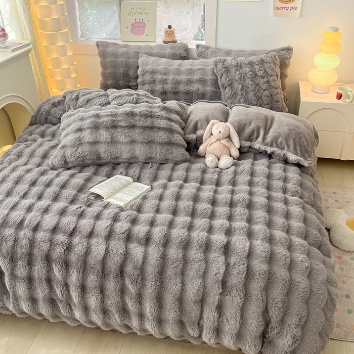 91家纺网 家纺一手货源 找家纺 同田家纺 2023直播热款牛奶绒兔毛四件套兔兔绒牛奶绒四件套 轻奢灰-牛奶绒泡泡灰