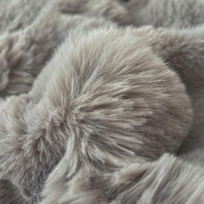 91家纺网 家纺一手货源 找家纺 同田家纺 2023直播热款牛奶绒兔毛四件套兔兔绒牛奶绒四件套 轻奢灰-牛奶绒泡泡灰