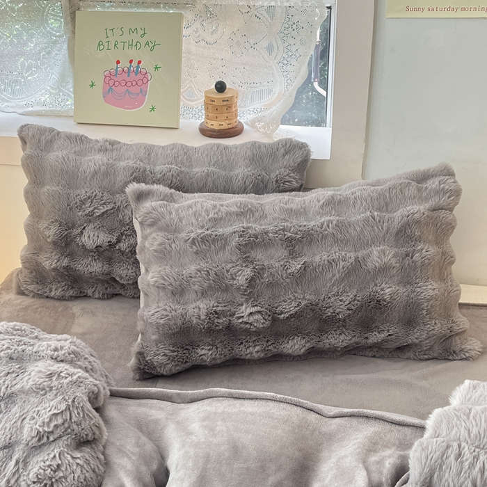 91家纺网 家纺一手货源 找家纺 同田家纺 2023直播热款牛奶绒兔毛四件套兔兔绒牛奶绒四件套 轻奢灰-牛奶绒泡泡灰