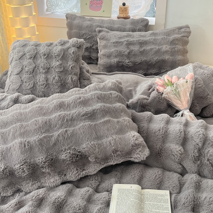 91家纺网 家纺一手货源 找家纺 同田家纺 2023直播热款牛奶绒兔毛四件套兔兔绒牛奶绒四件套 轻奢灰-牛奶绒泡泡灰