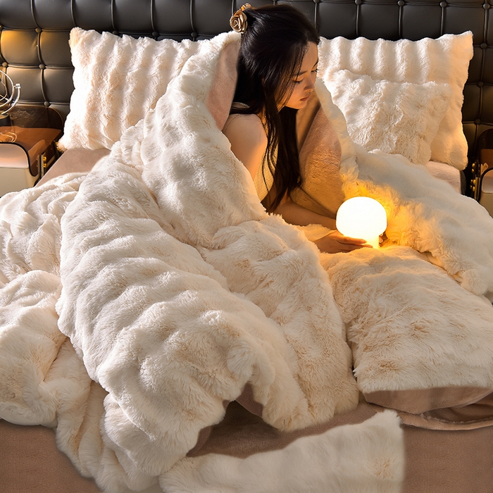 91家纺网 家纺一手货源 找家纺 同田家纺 2023直播热款牛奶绒兔毛四件套兔兔绒牛奶绒四件套 白+咖-牛奶绒泡泡白+咖