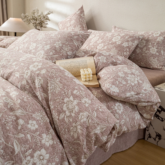 91家纺网 家纺一手货源 找家纺 七里香 2025秋冬新品A类加厚高克重原麻复古风亚麻皱皱纱印花四件套 粉黛