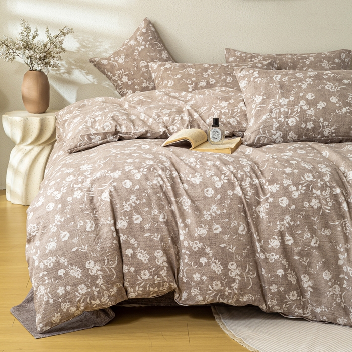 91家纺网 家纺一手货源 找家纺 七里香 2025秋冬新品A类加厚高克重原麻复古风亚麻皱皱纱印花四件套 花蕾-咖