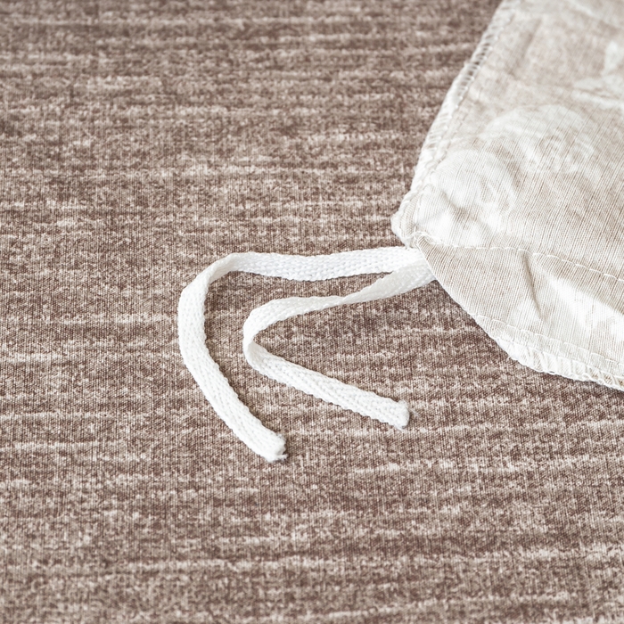 91家纺网 家纺一手货源 找家纺 七里香 2025秋冬新品A类加厚高克重原麻复古风亚麻皱皱纱印花四件套 花蕾-咖