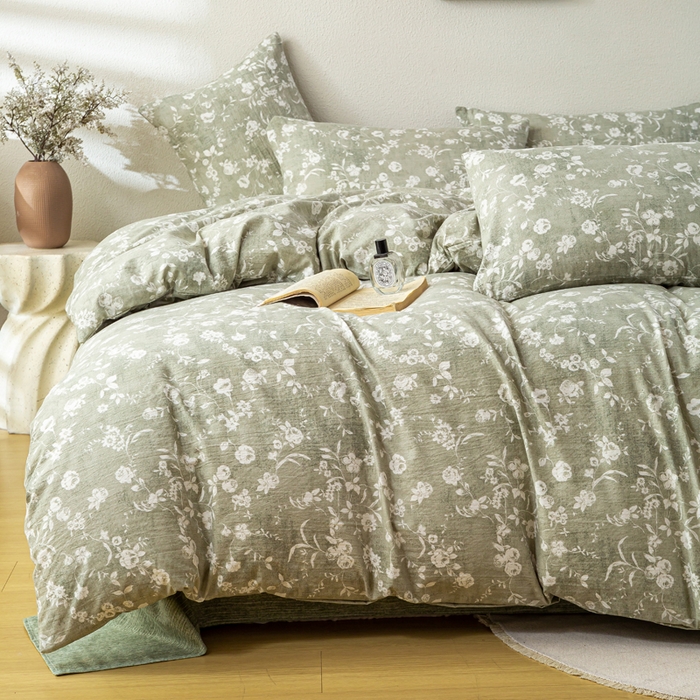 91家纺网 家纺一手货源 找家纺 七里香 2025秋冬新品A类加厚高克重原麻复古风亚麻皱皱纱印花四件套 花蕾-绿