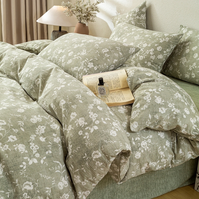 91家纺网 家纺一手货源 找家纺 七里香 2025秋冬新品A类加厚高克重原麻复古风亚麻皱皱纱印花四件套 花蕾-绿