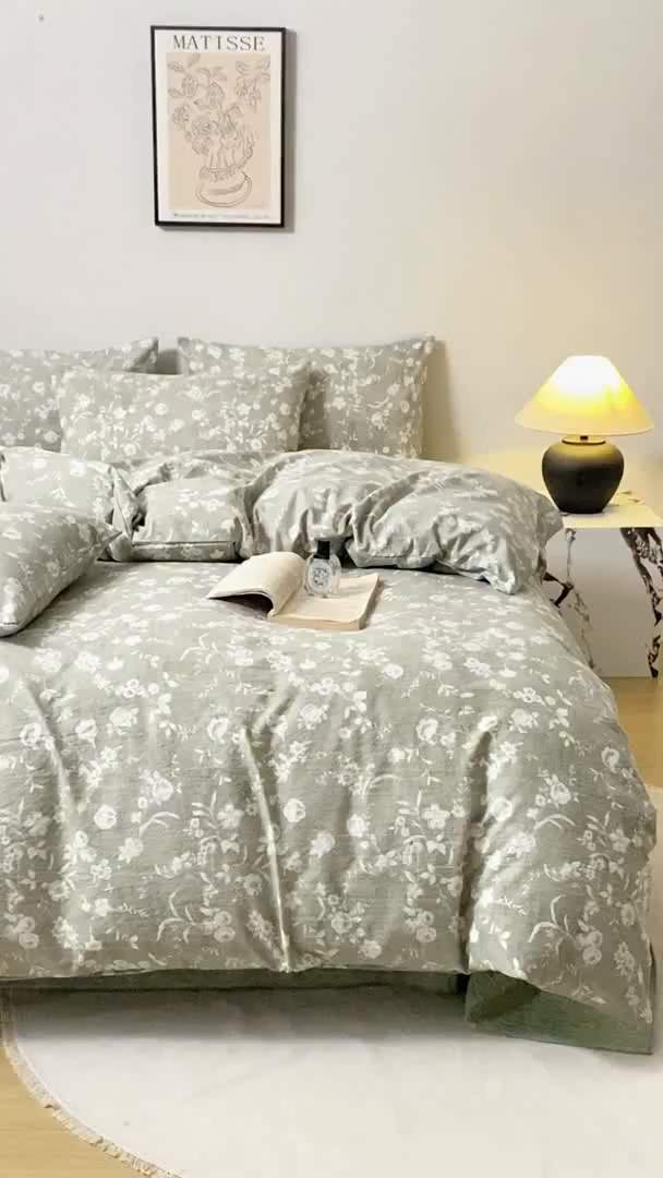 91家纺网 家纺一手货源 找家纺 七里香 2025秋冬新品A类加厚高克重原麻复古风亚麻皱皱纱印花四件套 花蕾-绿