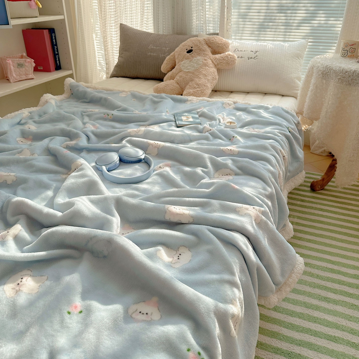 91家纺网 家纺一手货源 找家纺 美乐迪  2025新款牛奶绒羊羔绒毛毯 蓝色小狗