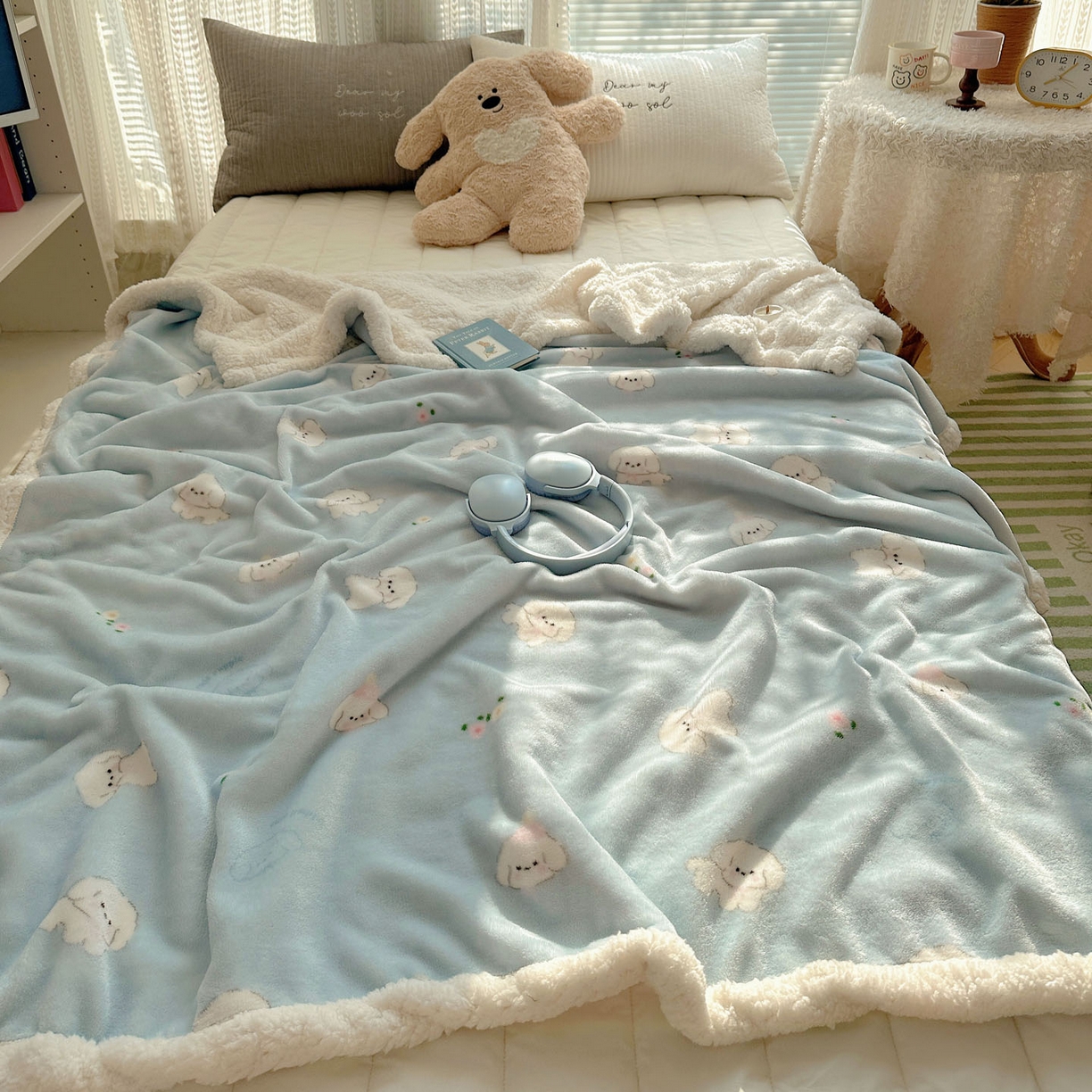 91家纺网 家纺一手货源 找家纺 美乐迪  2025新款牛奶绒羊羔绒毛毯 蓝色小狗