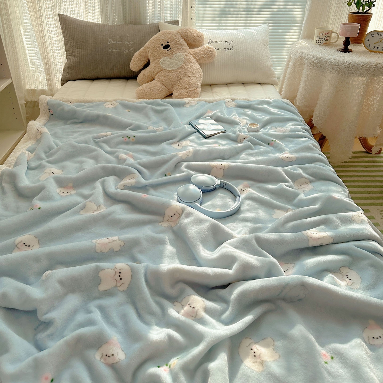 91家纺网 家纺一手货源 找家纺 美乐迪  2025新款牛奶绒羊羔绒毛毯 蓝色小狗