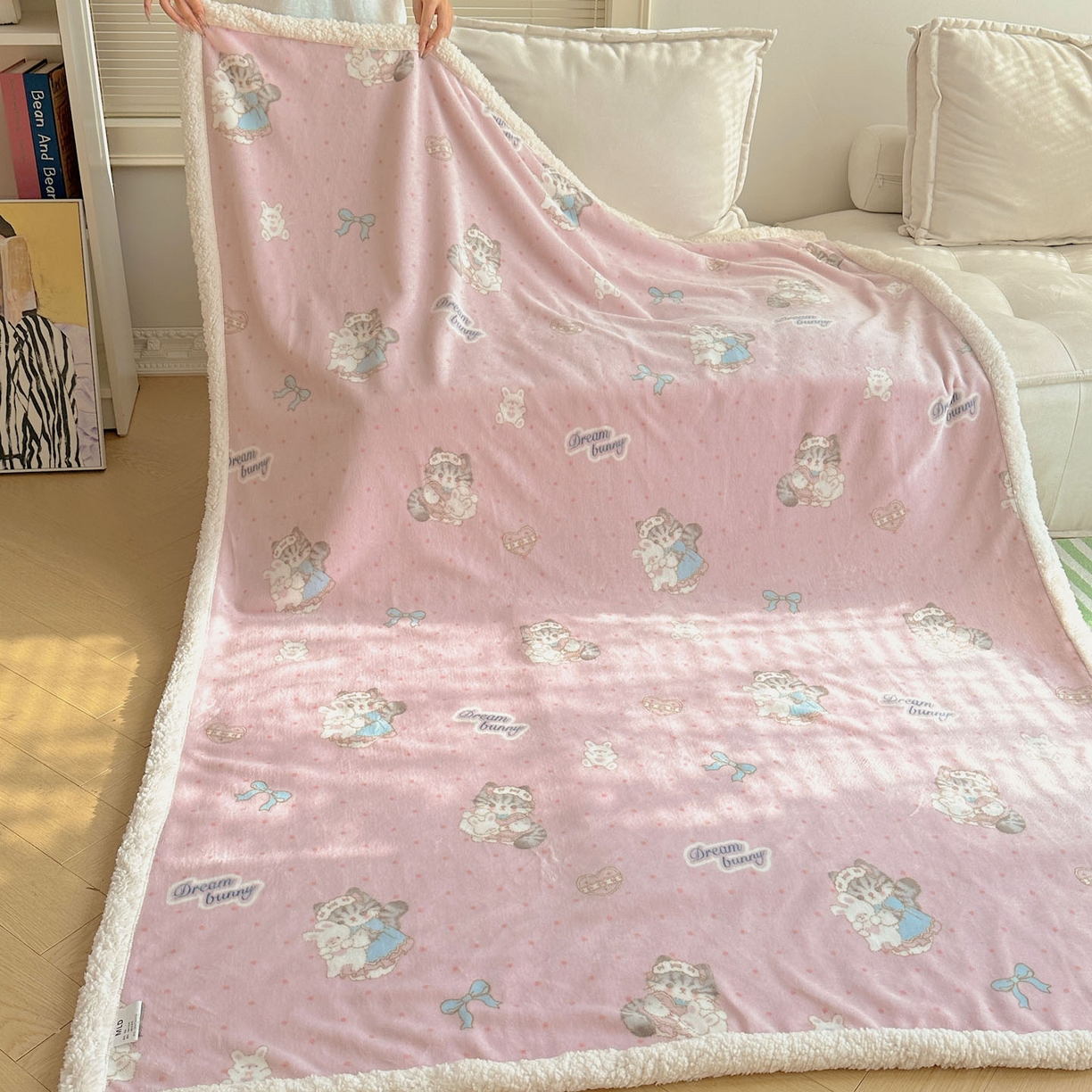 91家纺网 家纺一手货源 找家纺 美乐迪  2025新款牛奶绒羊羔绒毛毯 洛丽塔小猫