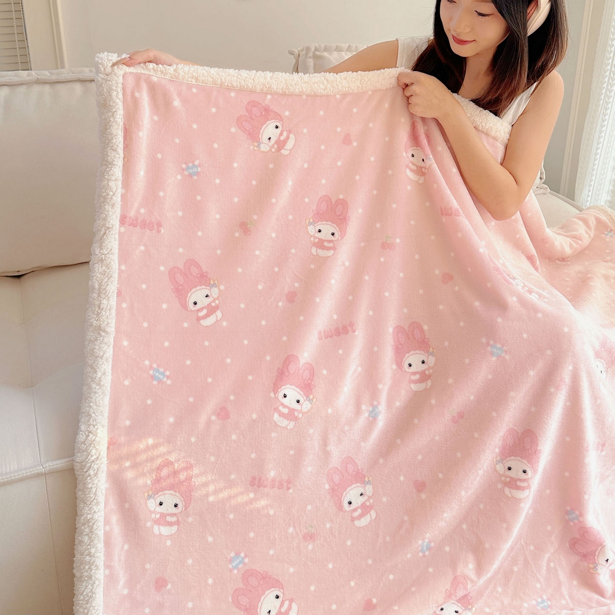 91家纺网 家纺一手货源 找家纺 美乐迪  2025新款牛奶绒羊羔绒毛毯 头套小兔