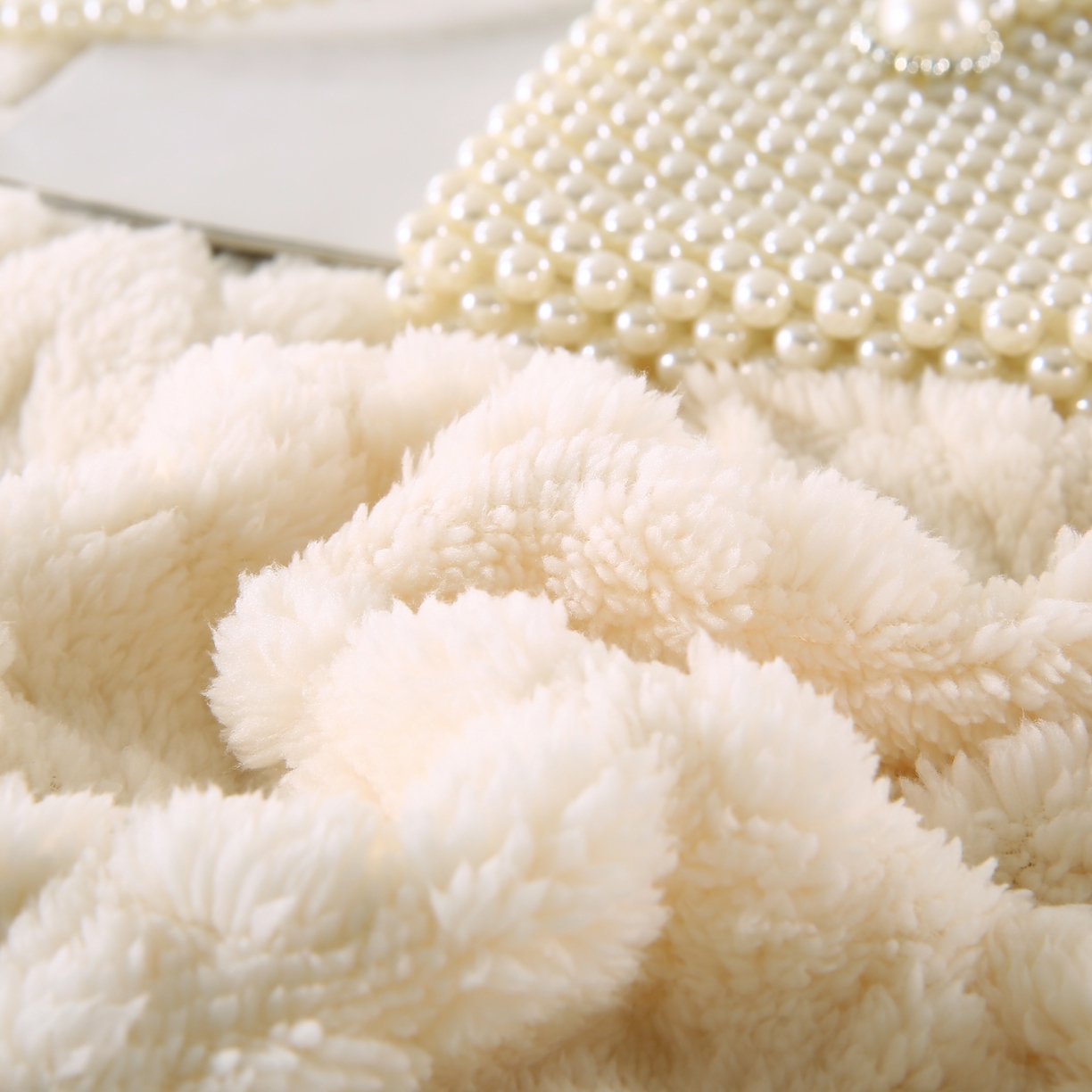 91家纺网 家纺一手货源 找家纺 巴木赫 2025新款如意阁塔芙绒毯子毛毯 白色