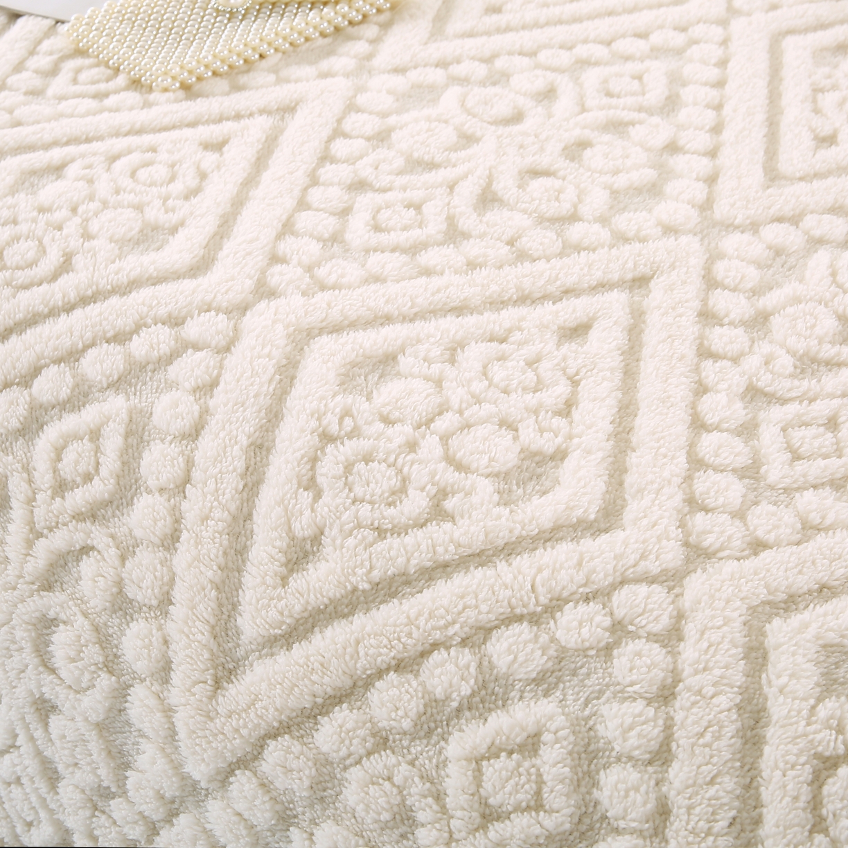 91家纺网 家纺一手货源 找家纺 巴木赫 2025新款如意阁塔芙绒毯子毛毯 白色