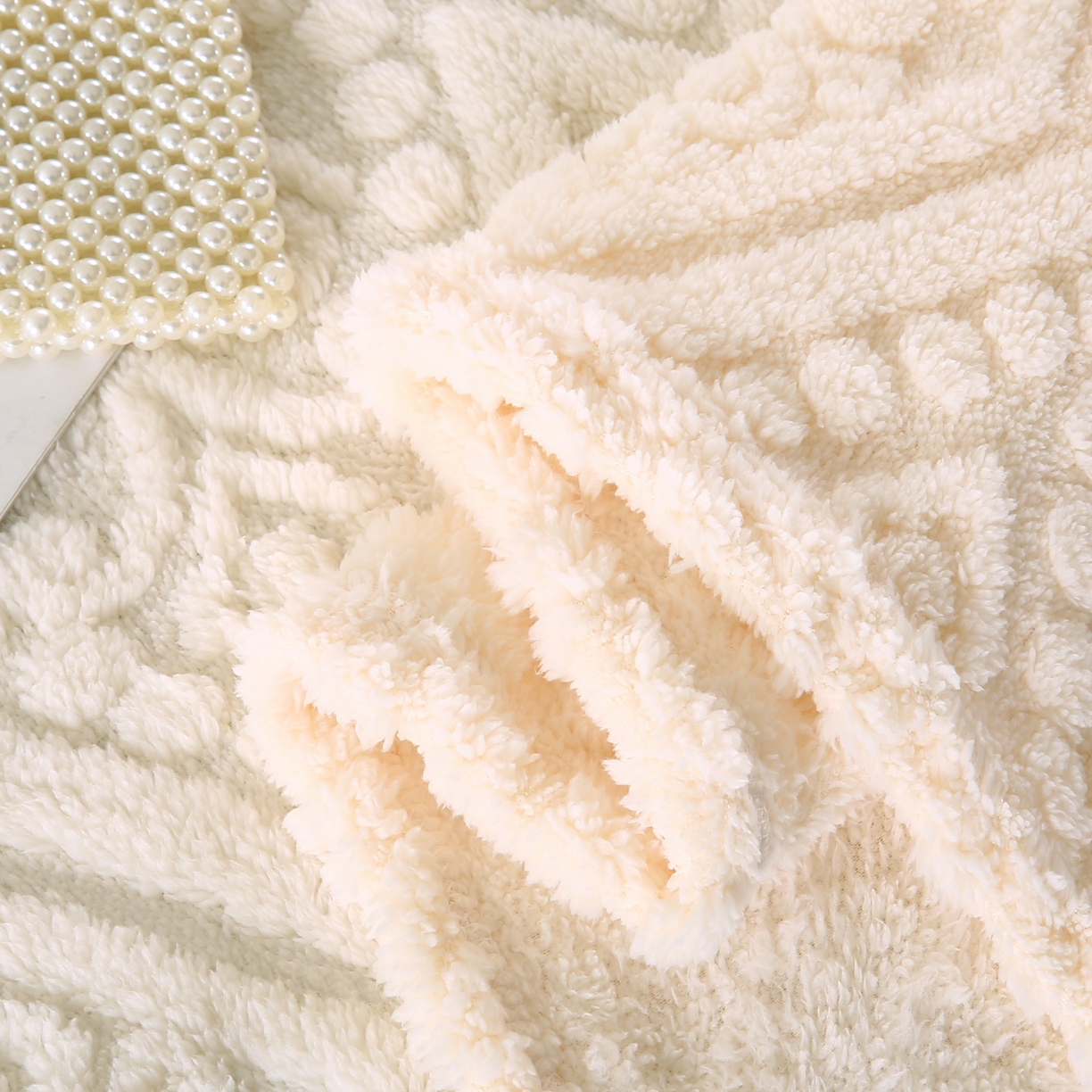 91家纺网 家纺一手货源 找家纺 巴木赫 2025新款如意阁塔芙绒毯子毛毯 白色