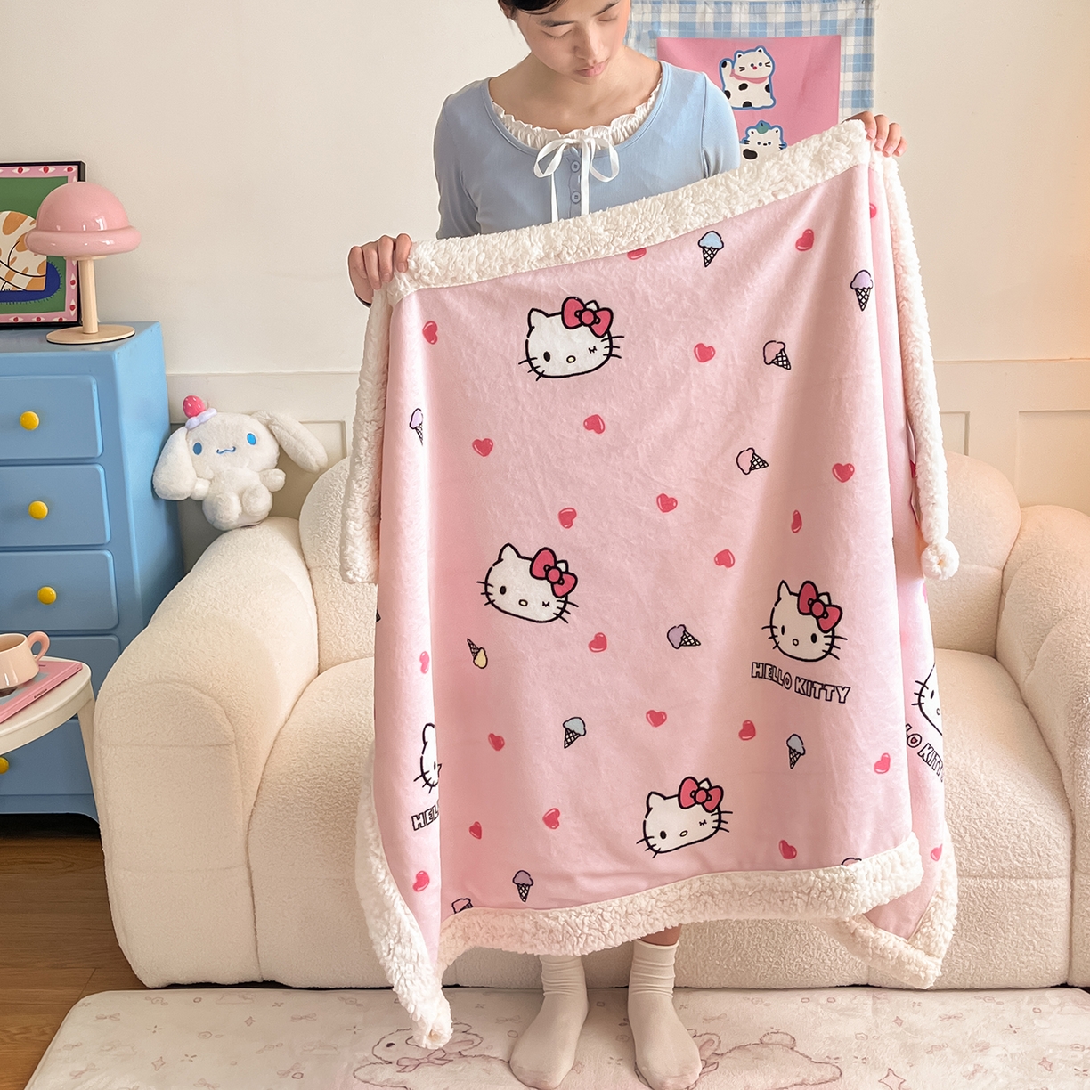 91家纺网 家纺一手货源 找家纺 金爱家 2025新款A类三丽鸥正版授权少女可爱卡通加厚牛奶绒羊羔绒毛毯多功能四季毛毯毯子 绒毛毯-MT三丽鸥甜筒KT粉