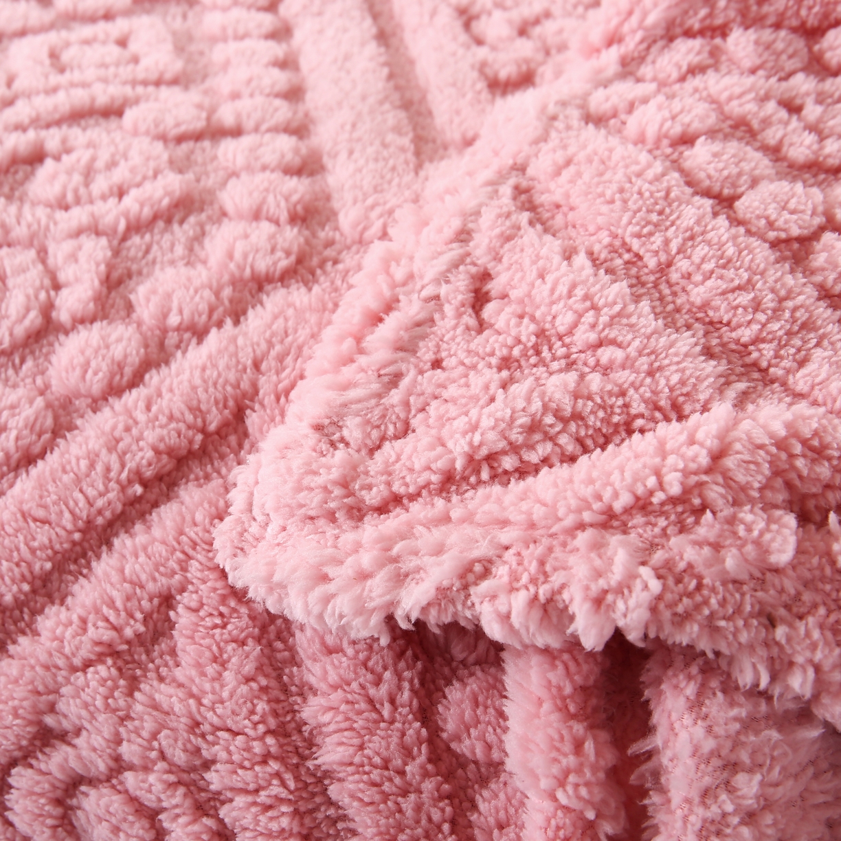 91家纺网 家纺一手货源 找家纺 巴木赫 2025新款如意阁塔芙绒毯子毛毯 粉色