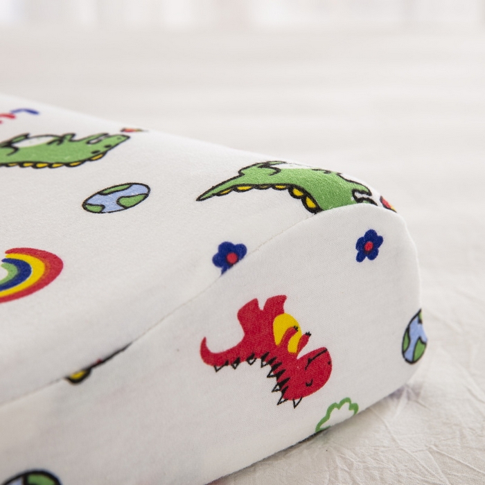 91家纺网 家纺一手货源 找家纺 大黄蜂家居家纺 2025新款针织棉儿童乳胶枕 恐龙乐园