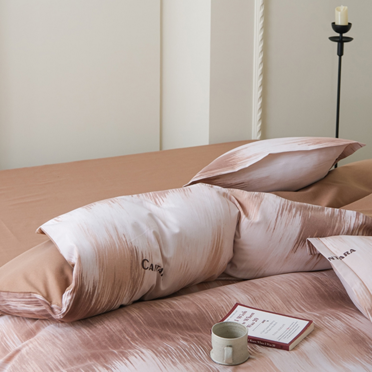 91家纺网 家纺一手货源 找家纺 慕绸家纺（原萌宝老粗布厂家） 2025秋冬新款加厚纯棉磨毛印花四件套 焦糖慕斯