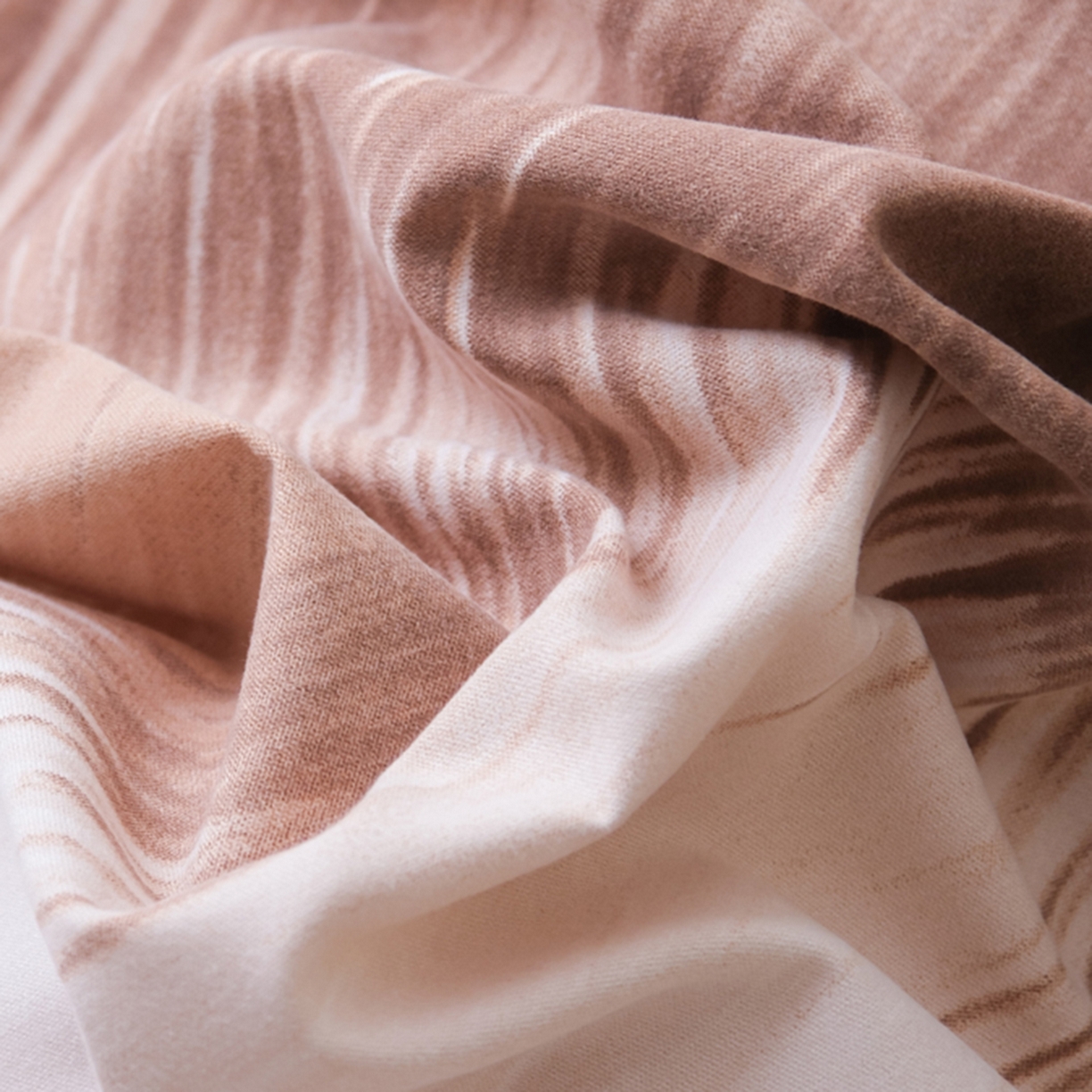 91家纺网 家纺一手货源 找家纺 慕绸家纺（原萌宝老粗布厂家） 2025秋冬新款加厚纯棉磨毛印花四件套 焦糖慕斯