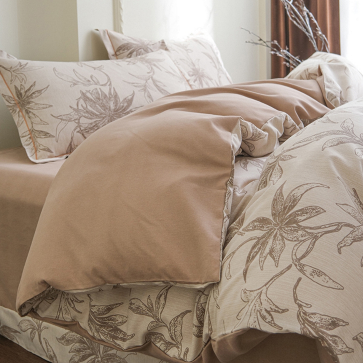 91家纺网 家纺一手货源 找家纺 慕绸家纺（原萌宝老粗布厂家） 2025秋冬新款加厚纯棉磨毛印花四件套 鎏金踪影