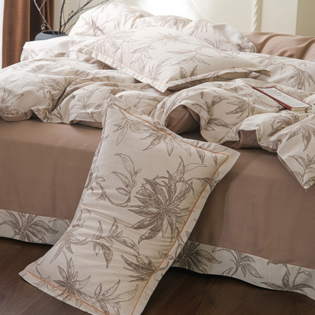 91家纺网 家纺一手货源 找家纺 慕绸家纺（原萌宝老粗布厂家） 2025秋冬新款加厚纯棉磨毛印花四件套 鎏金踪影