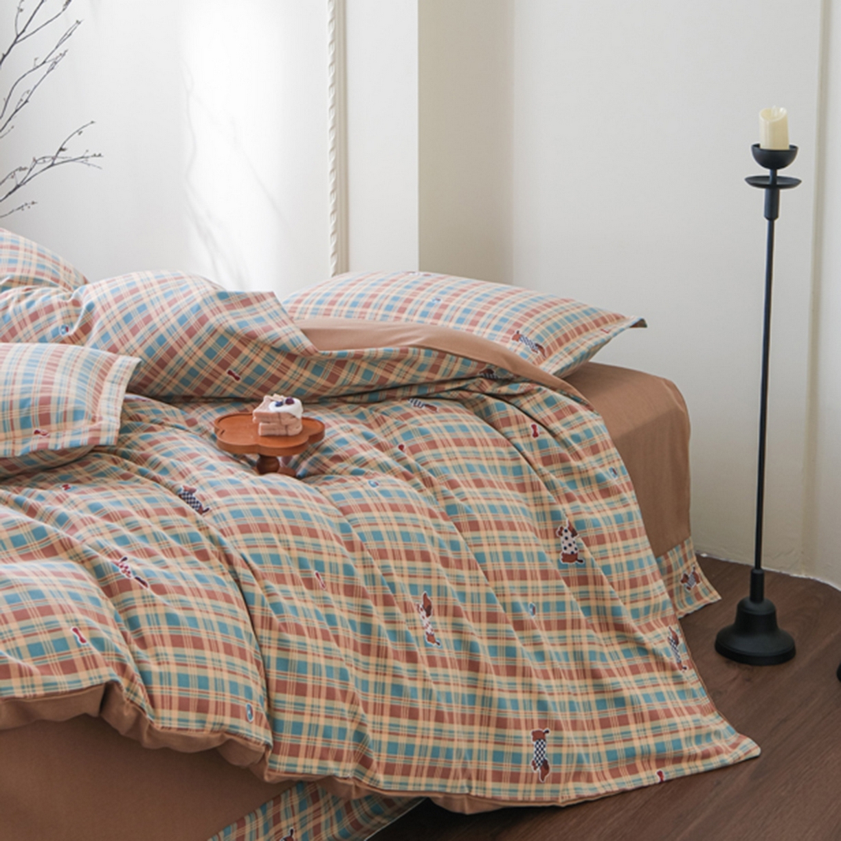 91家纺网 家纺一手货源 找家纺 慕绸家纺（原萌宝老粗布厂家） 2025秋冬新款加厚纯棉磨毛印花四件套 美式香肠狗