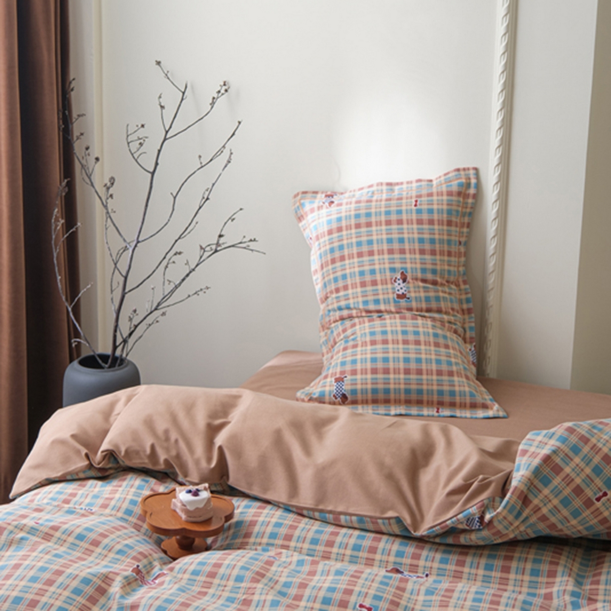 91家纺网 家纺一手货源 找家纺 慕绸家纺（原萌宝老粗布厂家） 2025秋冬新款加厚纯棉磨毛印花四件套 美式香肠狗