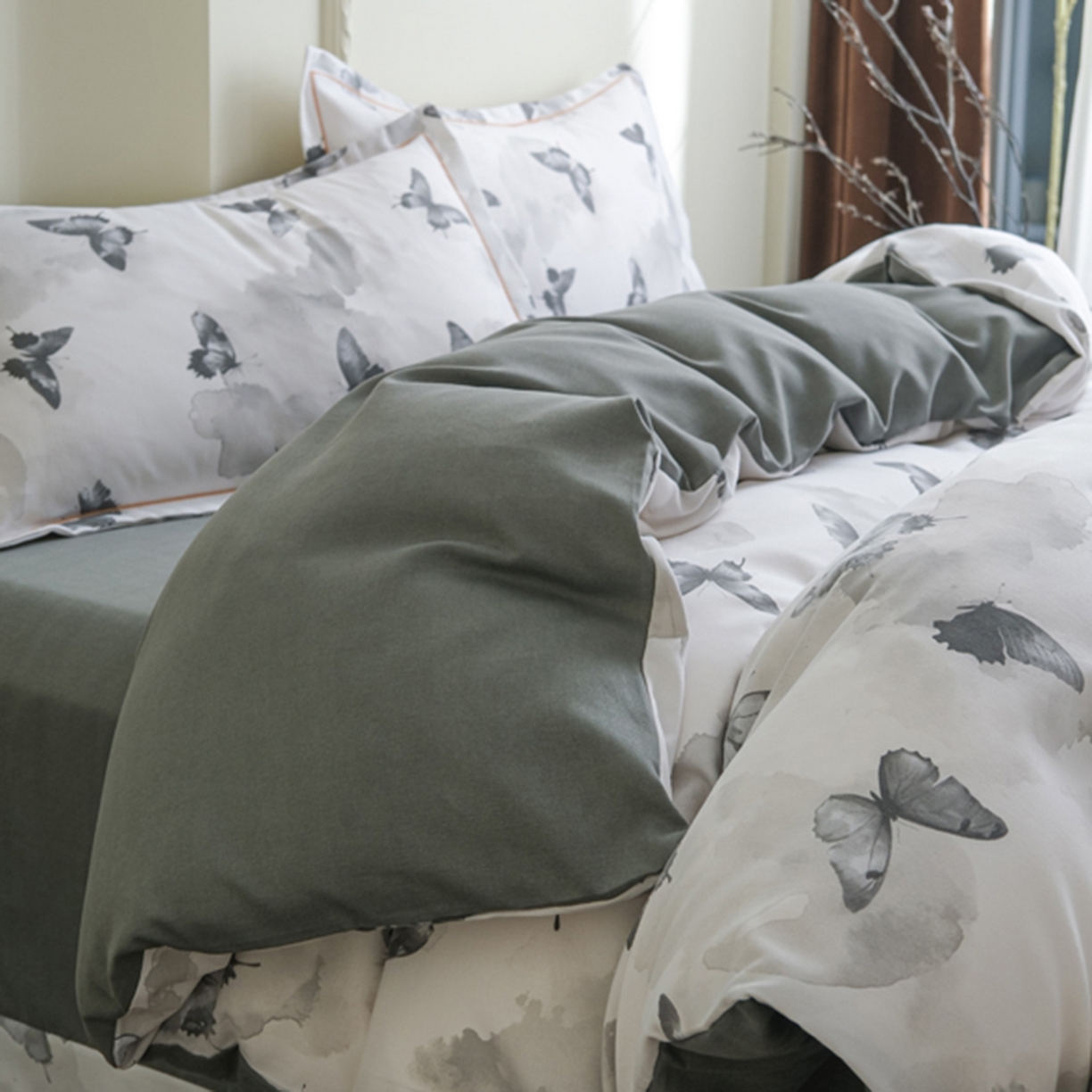 91家纺网 家纺一手货源 找家纺 慕绸家纺（原萌宝老粗布厂家） 2025秋冬新款加厚纯棉磨毛印花四件套 墨兰蝶