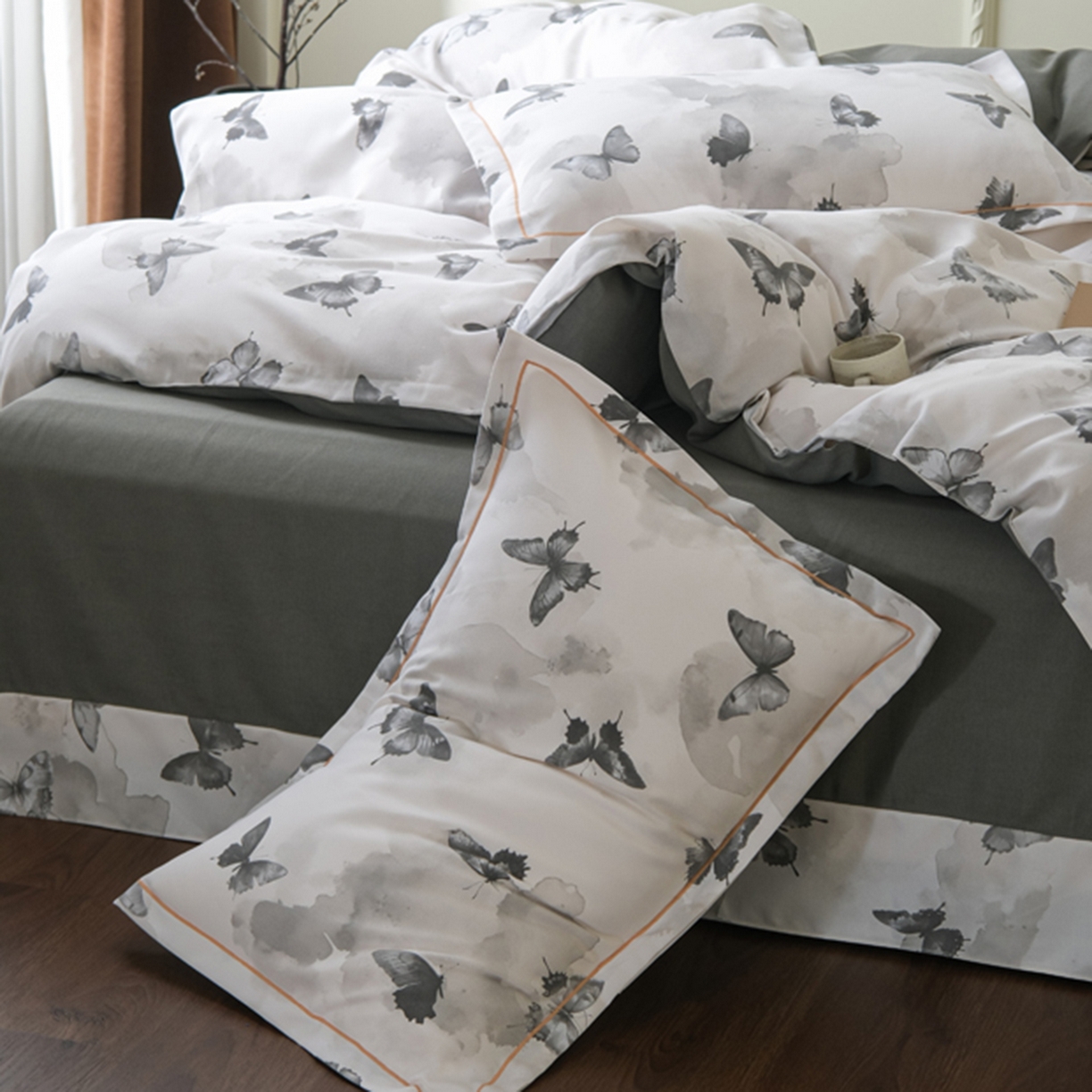 91家纺网 家纺一手货源 找家纺 慕绸家纺（原萌宝老粗布厂家） 2025秋冬新款加厚纯棉磨毛印花四件套 墨兰蝶