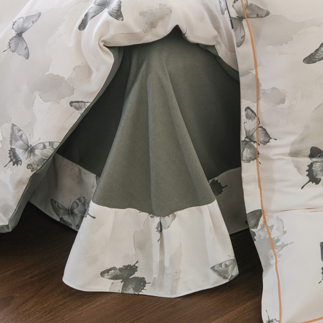 91家纺网 家纺一手货源 找家纺 慕绸家纺（原萌宝老粗布厂家） 2025秋冬新款加厚纯棉磨毛印花四件套 墨兰蝶