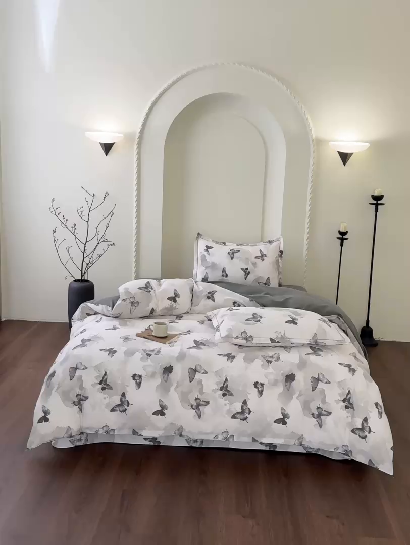 91家纺网 家纺一手货源 找家纺 慕绸家纺（原萌宝老粗布厂家） 2025秋冬新款加厚纯棉磨毛印花四件套 墨兰蝶