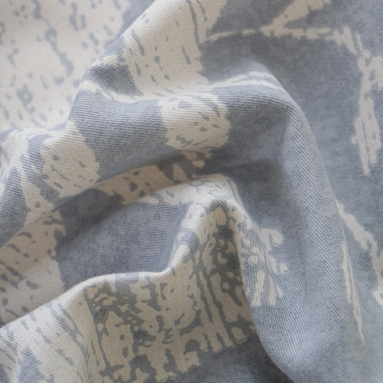 91家纺网 家纺一手货源 找家纺 慕绸家纺（原萌宝老粗布厂家） 2025秋冬新款加厚纯棉磨毛印花四件套 轻叶蓝