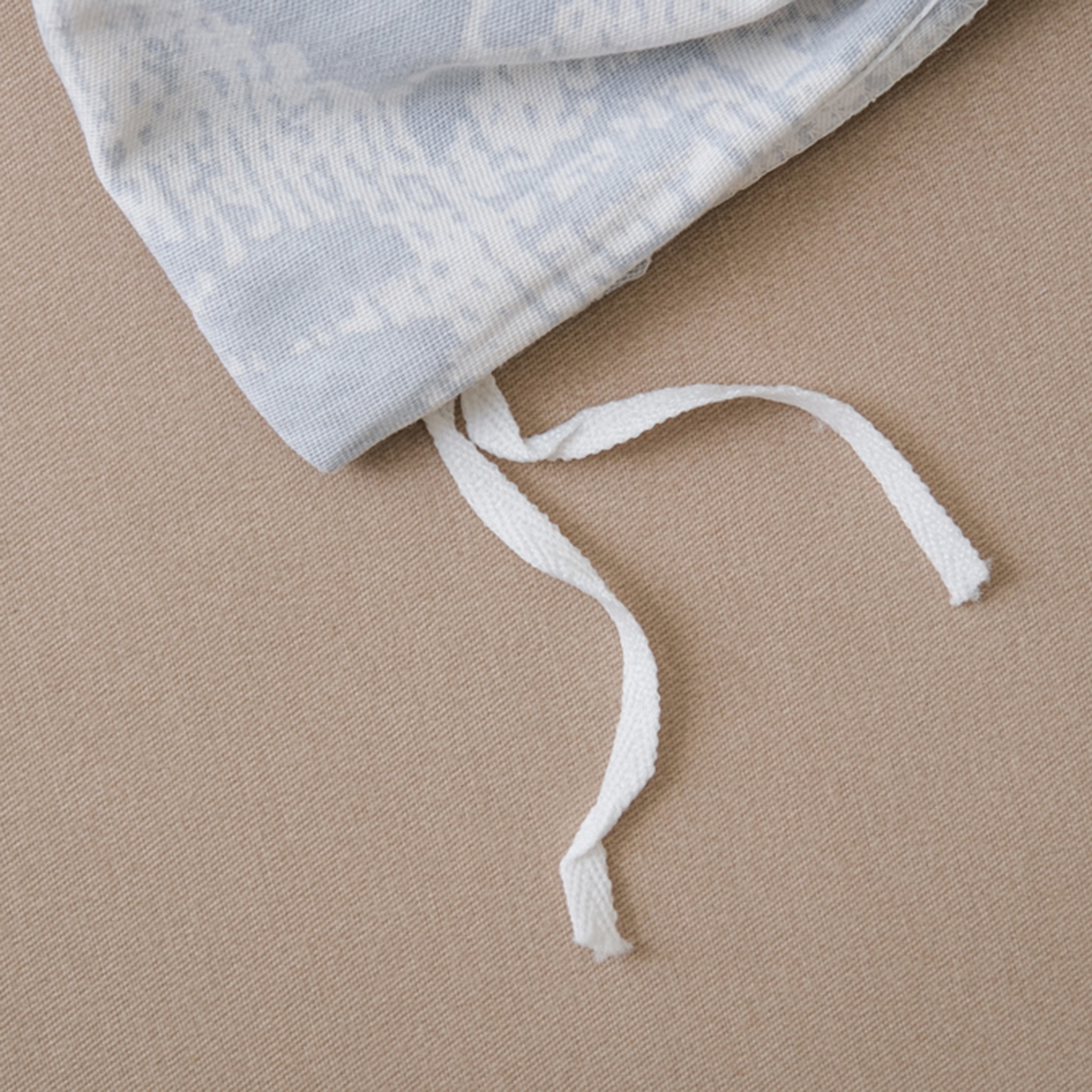 91家纺网 家纺一手货源 找家纺 慕绸家纺（原萌宝老粗布厂家） 2025秋冬新款加厚纯棉磨毛印花四件套 轻叶蓝