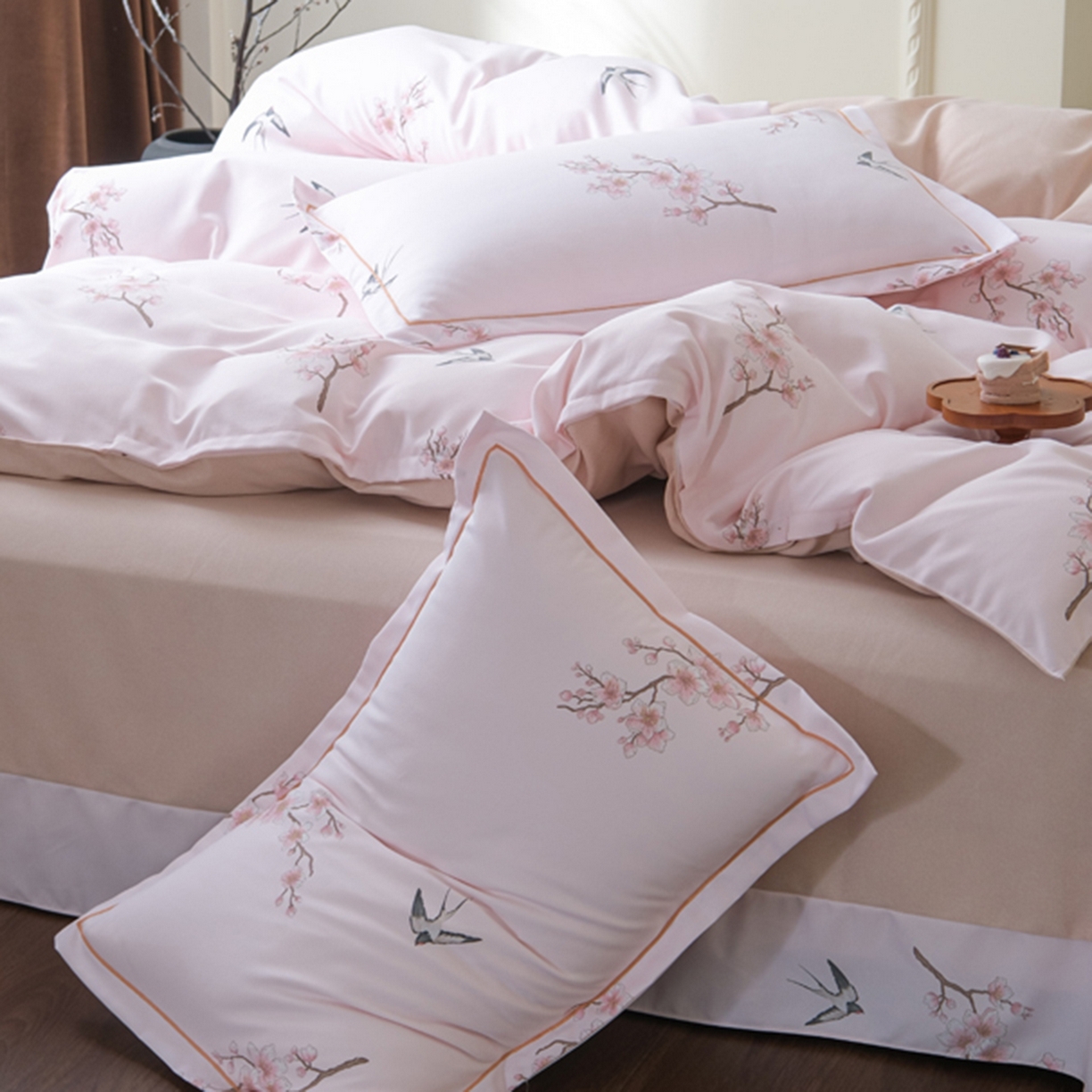 91家纺网 家纺一手货源 找家纺 慕绸家纺（原萌宝老粗布厂家） 2025秋冬新款加厚纯棉磨毛印花四件套 桃喜