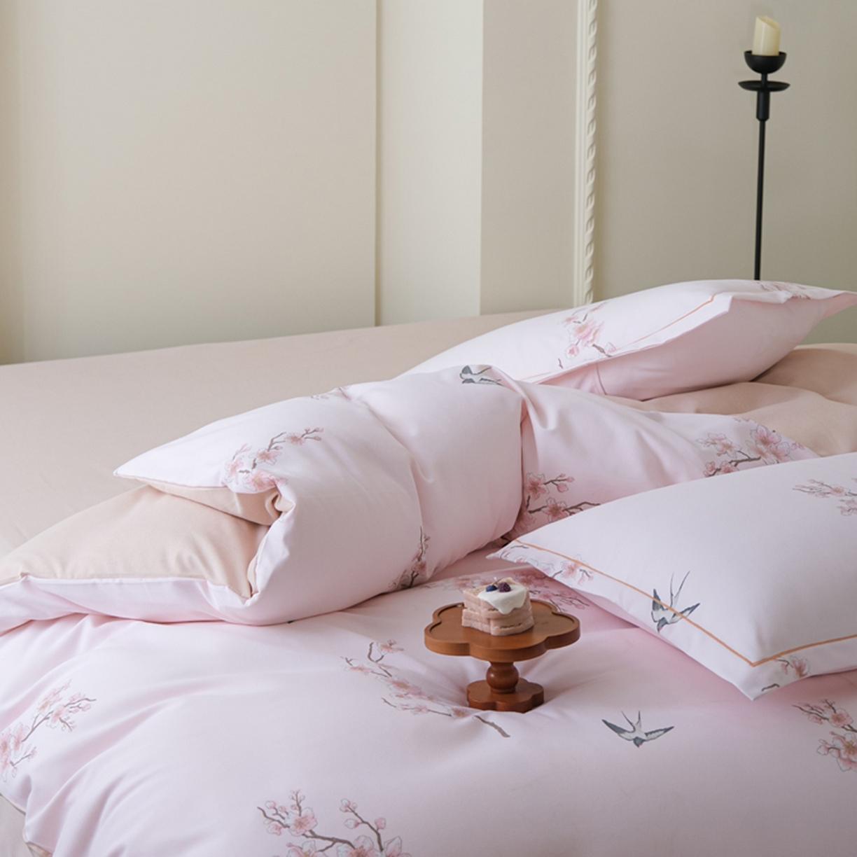 91家纺网 家纺一手货源 找家纺 慕绸家纺（原萌宝老粗布厂家） 2025秋冬新款加厚纯棉磨毛印花四件套 桃喜