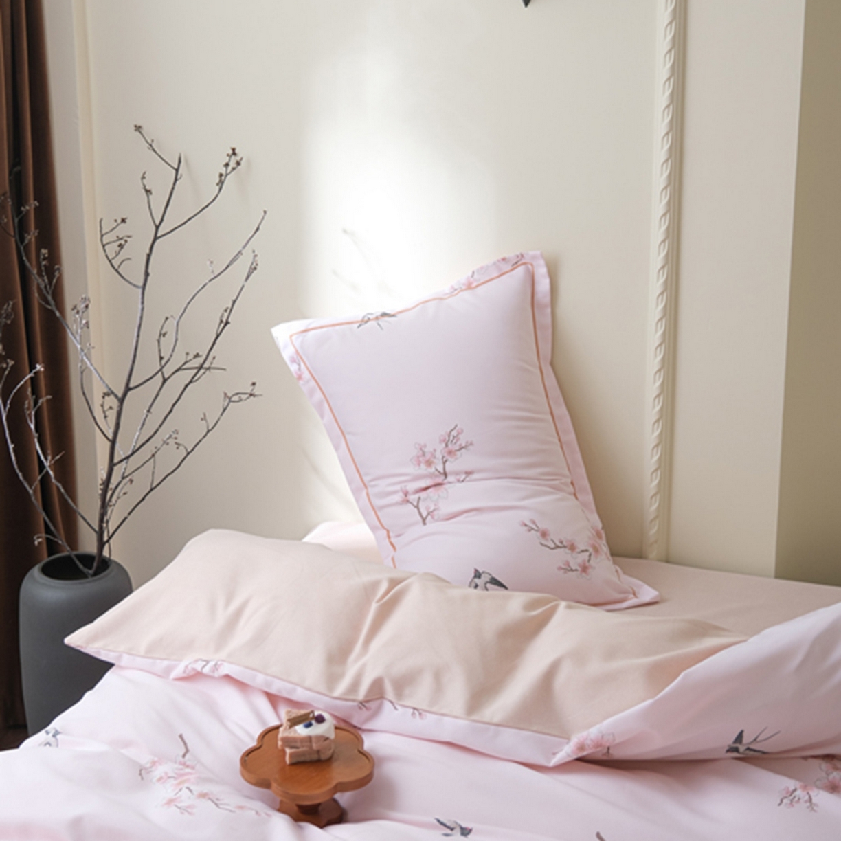 91家纺网 家纺一手货源 找家纺 慕绸家纺（原萌宝老粗布厂家） 2025秋冬新款加厚纯棉磨毛印花四件套 桃喜