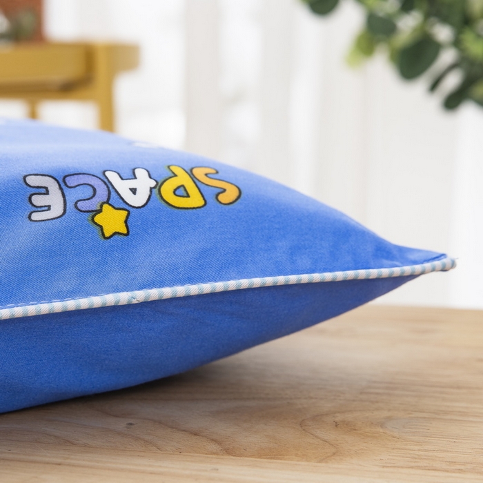 91家纺网 家纺一手货源 找家纺 大黄蜂家居家纺 2025新款纯棉卡通定位枕套 漫步月球