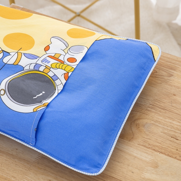 91家纺网 家纺一手货源 找家纺 大黄蜂家居家纺 2025新款纯棉卡通定位枕套 漫步月球