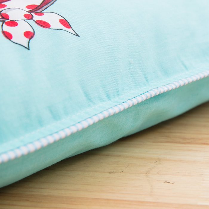 91家纺网 家纺一手货源 找家纺 大黄蜂家居家纺 2025新款纯棉卡通定位枕套 糖果女孩