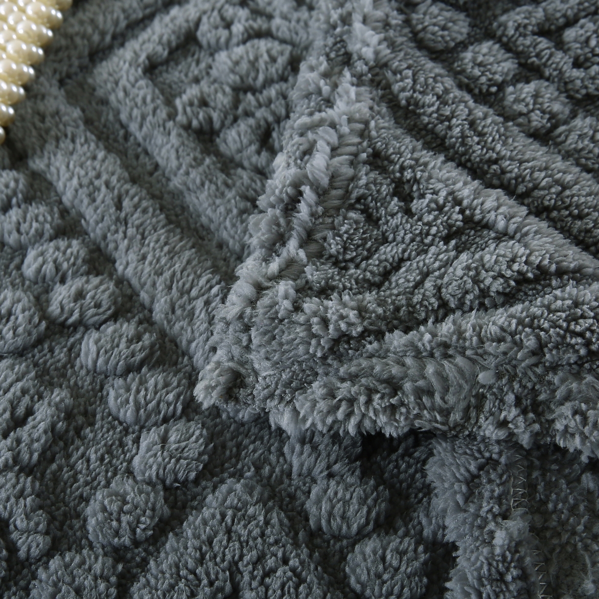 91家纺网 家纺一手货源 找家纺 巴木赫 2025新款如意阁塔芙绒毯子毛毯 深灰