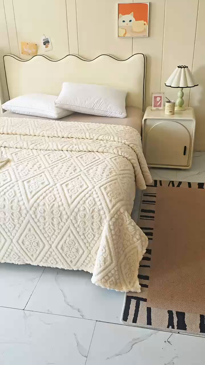 91家纺网 家纺一手货源 找家纺 巴木赫 2025新款如意阁塔芙绒毯子毛毯 白色