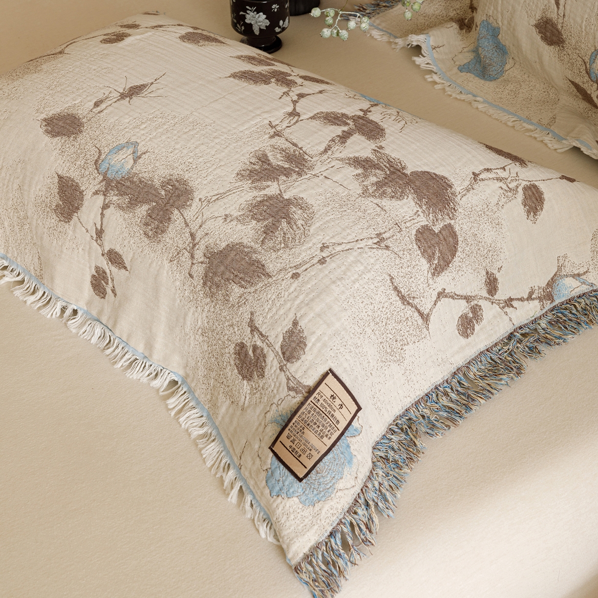 91家纺网 家纺一手货源 找家纺 朴尔家纺-毛巾被 2025新款全棉流苏巨大尺寸60S纱布枕巾 蓝色随想 60x80cm枕巾/对