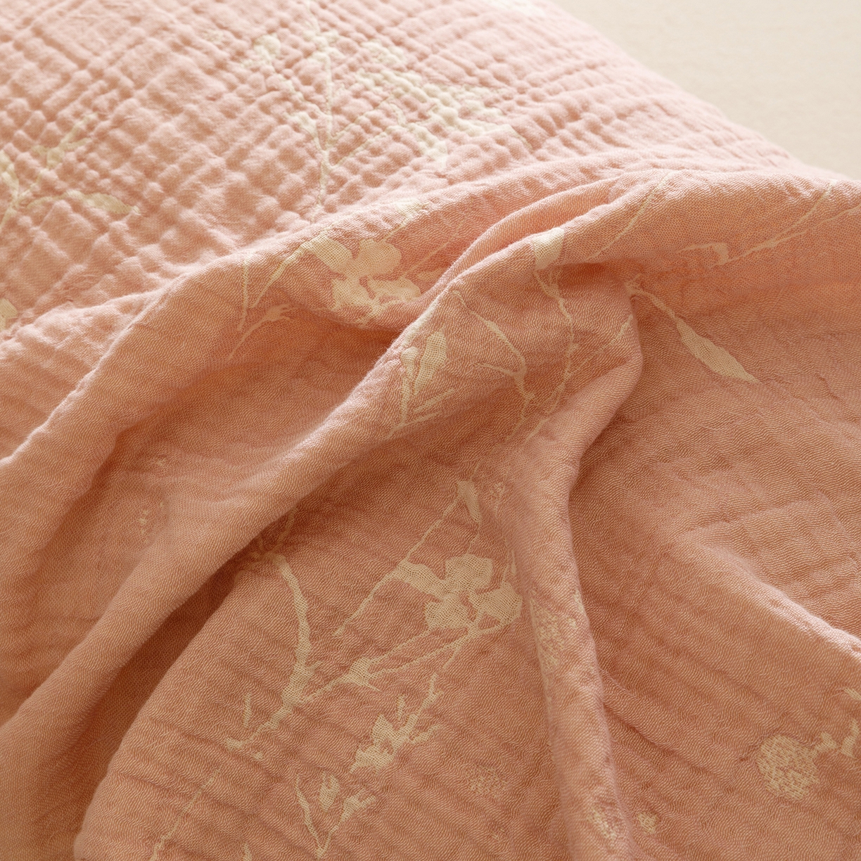 91家纺网 家纺一手货源 找家纺 朴尔家纺-毛巾被 2025新款全棉流苏巨大尺寸60S纱布枕巾 樱花恋 60x80cm枕巾/对