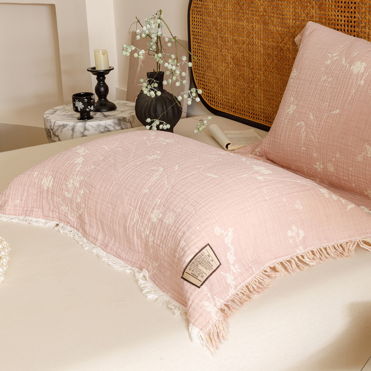 91家纺网 家纺一手货源 找家纺 朴尔家纺-毛巾被 2025新款全棉流苏巨大尺寸60S纱布枕巾 樱花恋 60x80cm枕巾/对