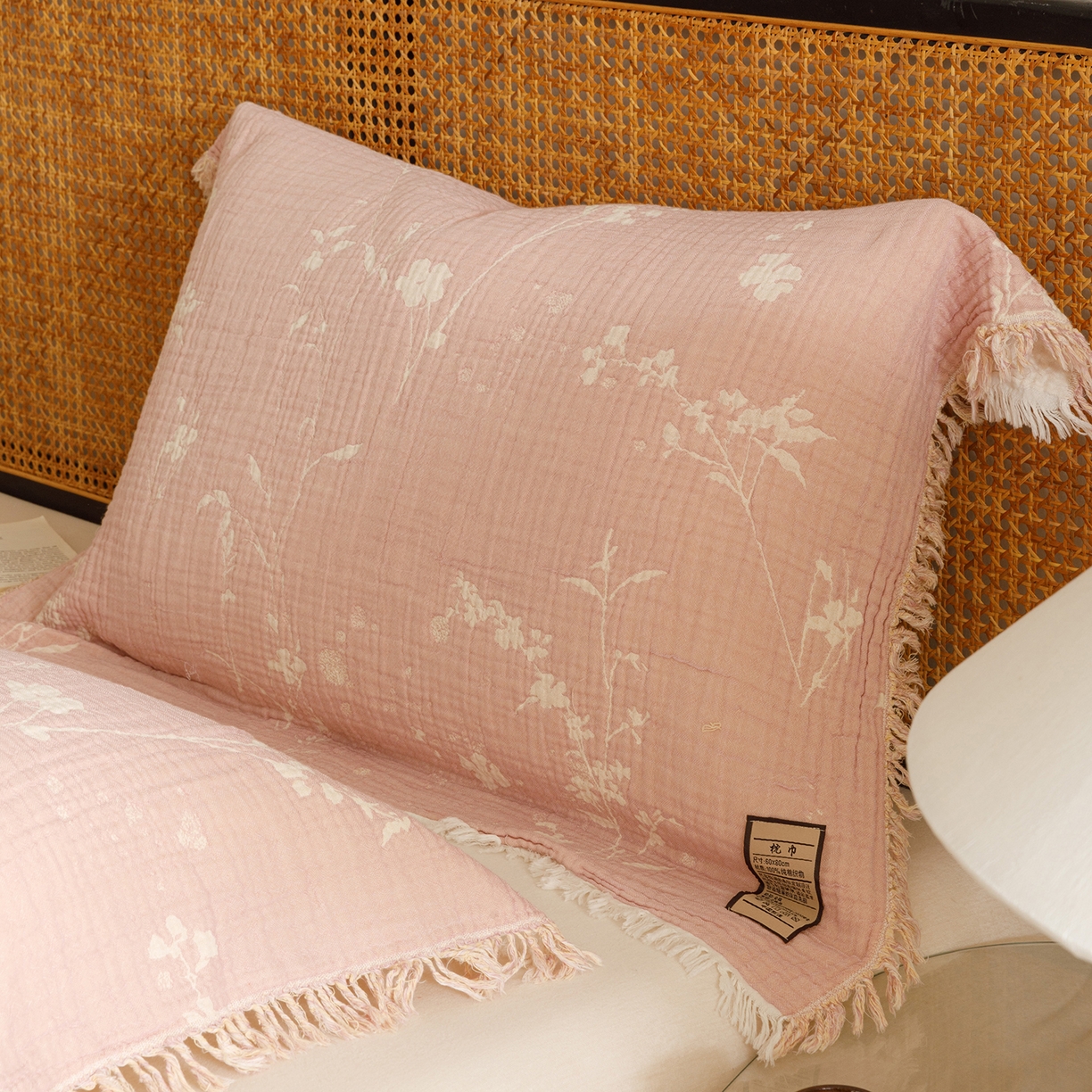 91家纺网 家纺一手货源 找家纺 朴尔家纺-毛巾被 2025新款全棉流苏巨大尺寸60S纱布枕巾 樱花恋 60x80cm枕巾/对
