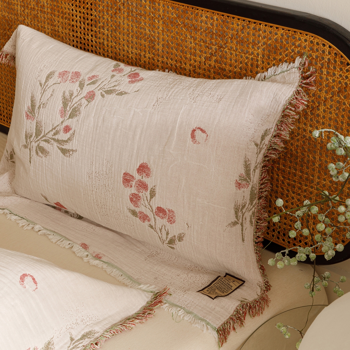 91家纺网 家纺一手货源 找家纺 朴尔家纺-毛巾被 2025新款全棉流苏巨大尺寸60S纱布枕巾 芝芝莓 60x80cm枕巾/对