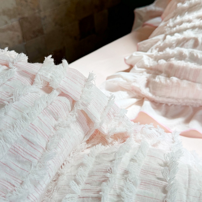 91家纺网 家纺一手货源 找家纺 山舍家居 2025新款全棉纯棉色织段染纯棉花边四件套-听风絮系列 听风絮-粉