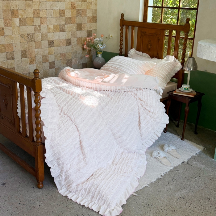 91家纺网 家纺一手货源 找家纺 山舍家居 2025新款全棉纯棉色织段染纯棉花边四件套-听风絮系列 听风絮-粉