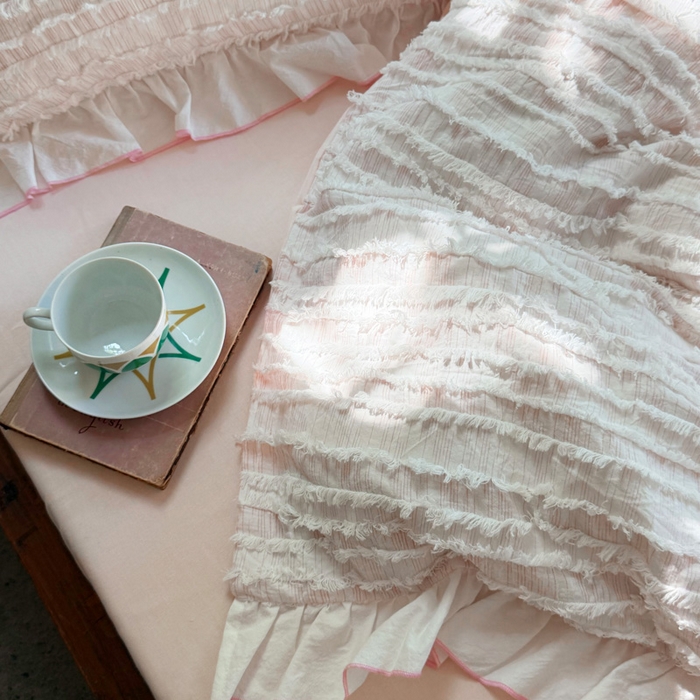 91家纺网 家纺一手货源 找家纺 山舍家居 2025新款全棉纯棉色织段染纯棉花边四件套-听风絮系列 听风絮-粉